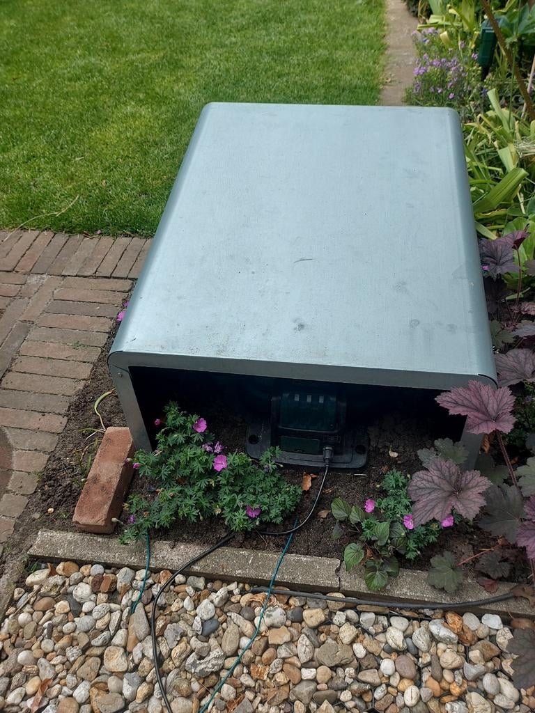 Metalen afdekplaat voor robotmaaier of pomp, Tuin en Terras, Vijvers, Ophalen
