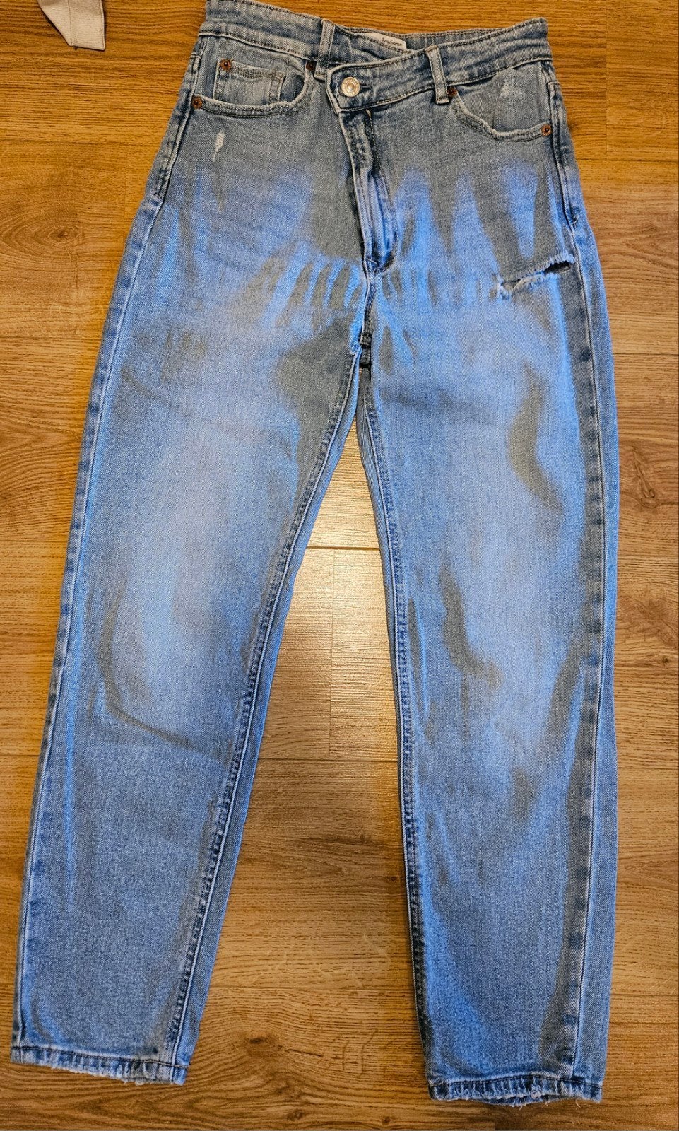 MOM JEANS MAAT M, Kleding | Dames, Stradivarius, Ophalen of Verzenden, Zo goed als nieuw, Blauw