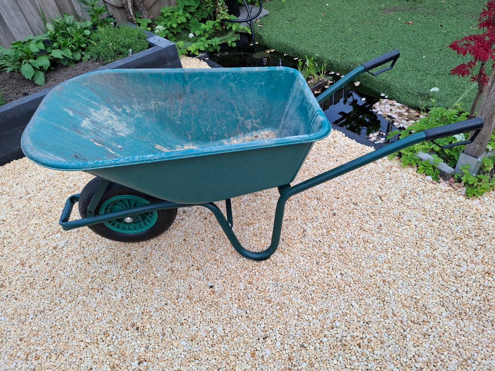 Stevige groene kruiwagen voor tuin en bouw, Tuin en Terras, Kruiwagens, Ophalen of Verzenden