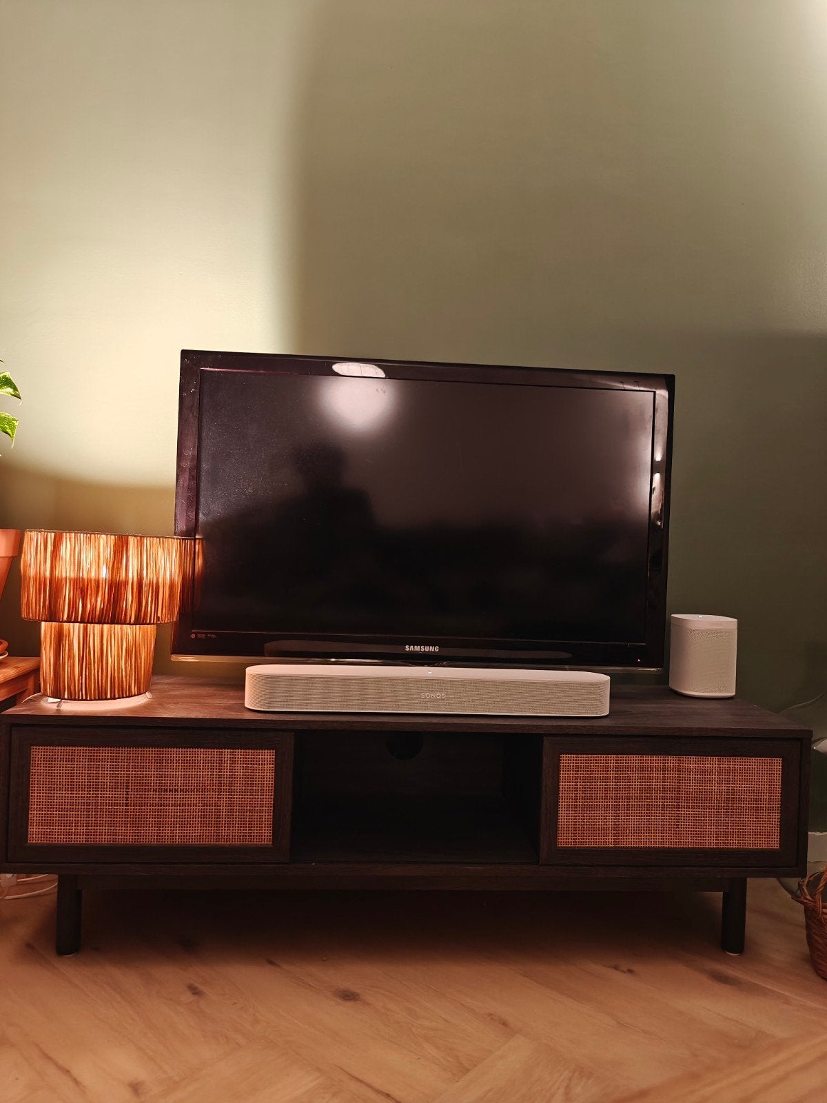 MADE Pavia TV-meubel met rotan schuifdeuren, Ophalen, Gebruikt, 100 tot 150 cm, Bohemian, rotan