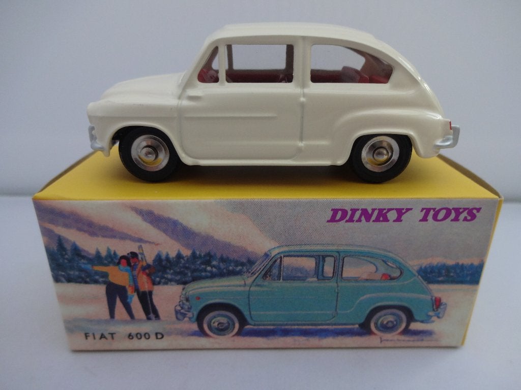 Fiat 600 beige nr: 520 van Dinky Toys 1:43, Hobby en Vrije tijd, Ophalen of Verzenden, Nieuw, Auto, Dinky Toys