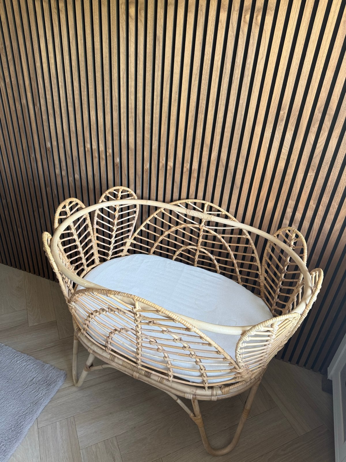 Rotan wieg met matras, Ophalen, Zo goed als nieuw, Wieg