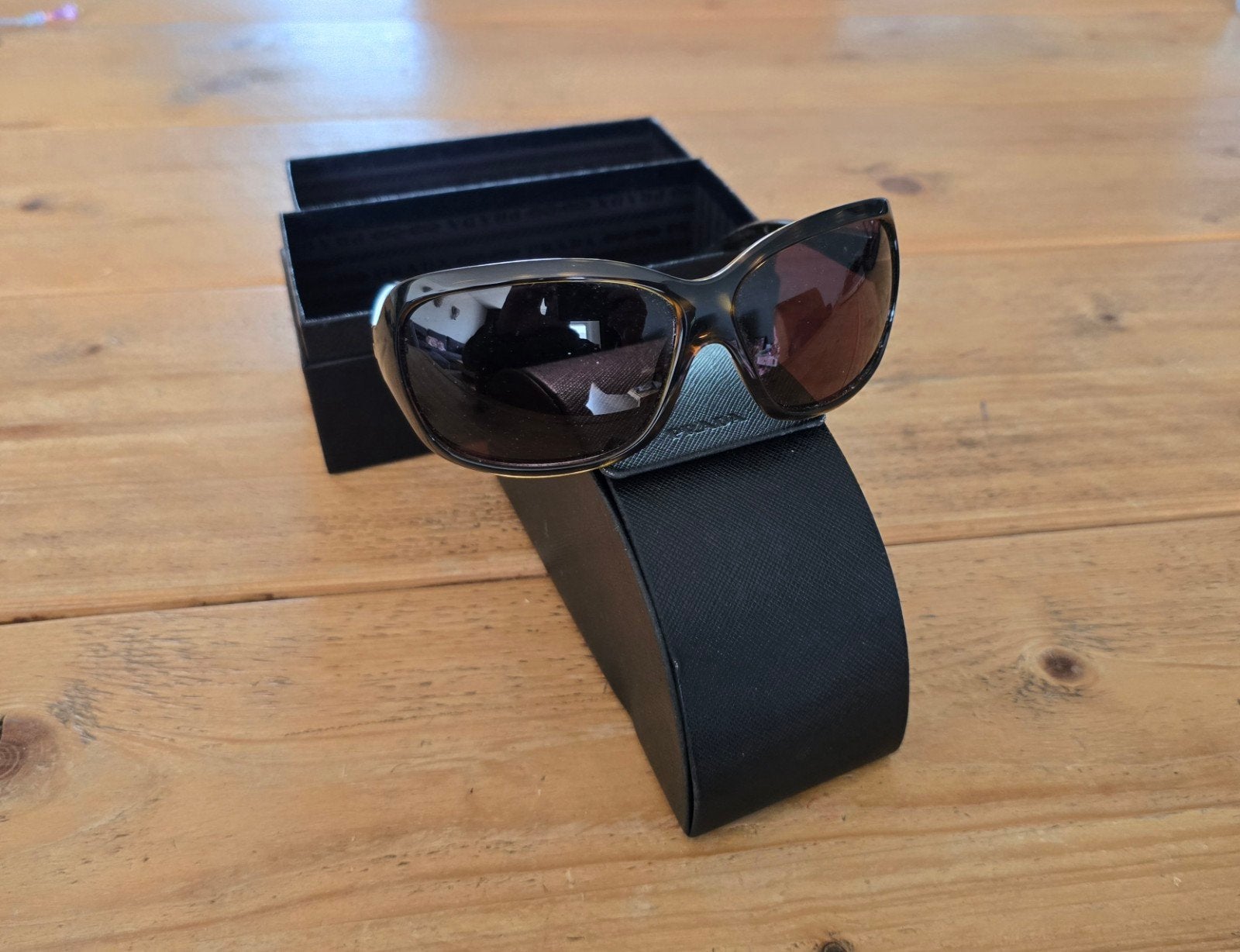 Prada Zonnebril met Authentificatiekaart en Doos, Zonnebril, Ophalen of Verzenden, Zo goed als nieuw, Prada