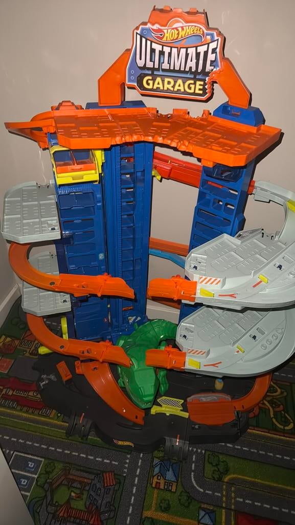 Hotwheels ultime garage dino nieuwstaat, Ophalen of Verzenden, Zo goed als nieuw, Handmatig, Hot Wheels