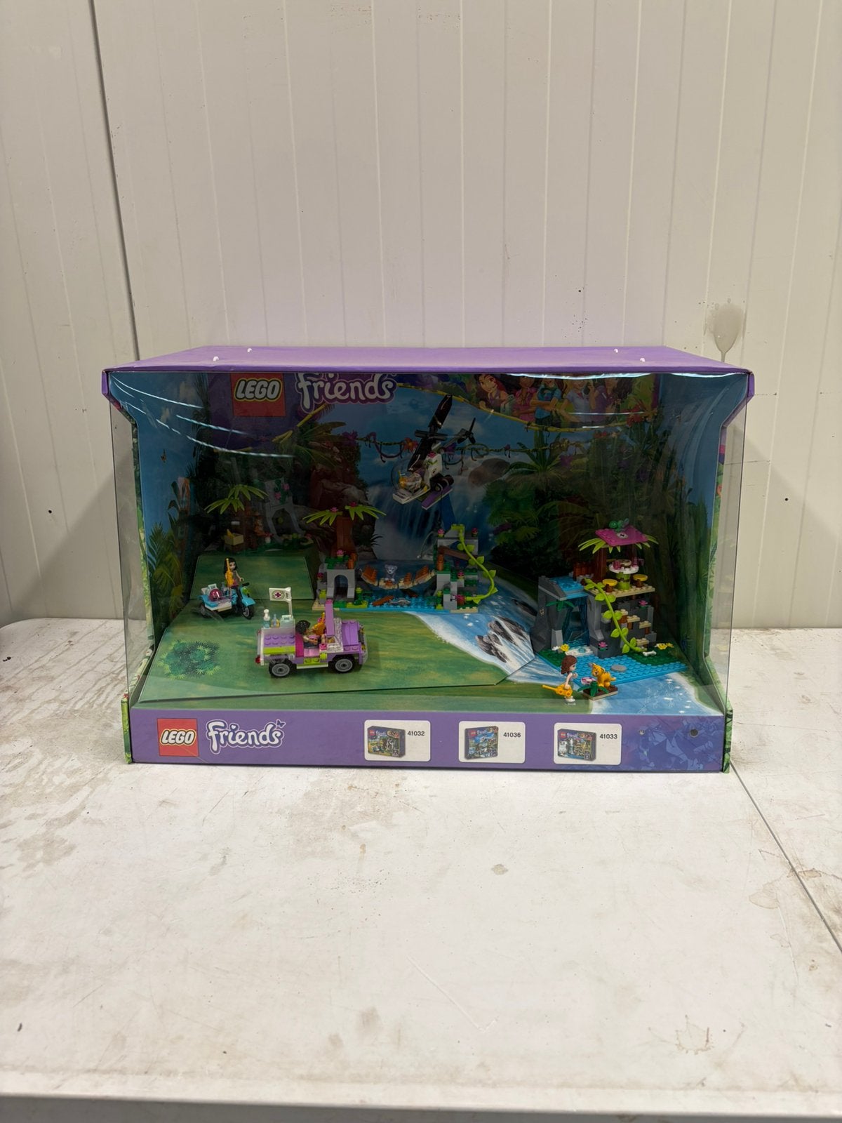 LEGO Friends XXL Winkel Display Jungle Rescue – Diorama, Ophalen of Verzenden, Zo goed als nieuw