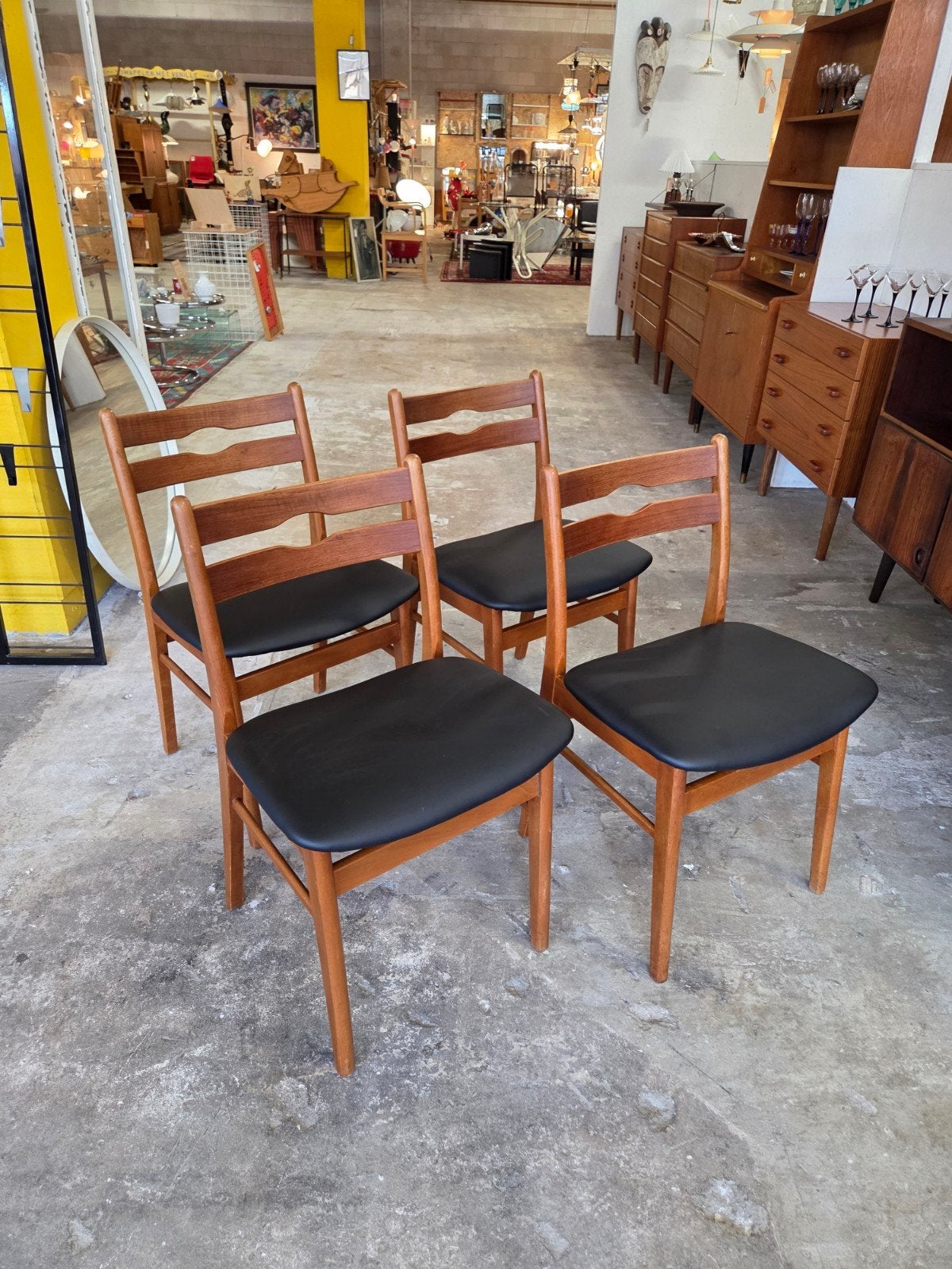 Set van vier vintage Mid-Century Deense eetkamer stoelen, Ophalen, Gebruikt, Zwart, Vintage