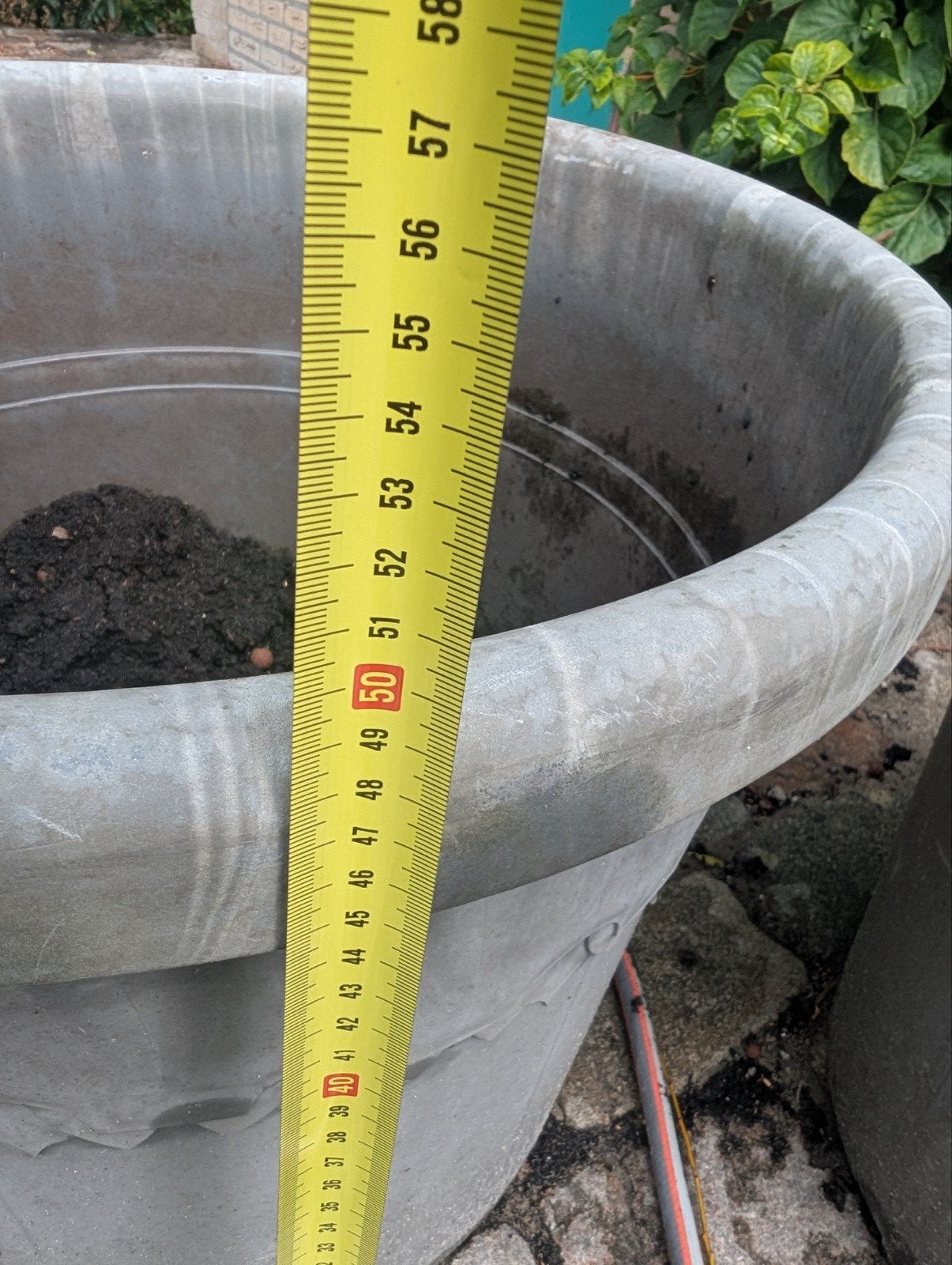 Gratis afhalen 2 grote bloempotten., Tuin en Terras, Bloembakken en Plantenbakken, Ophalen, Gebruikt, Rond, Kunststof