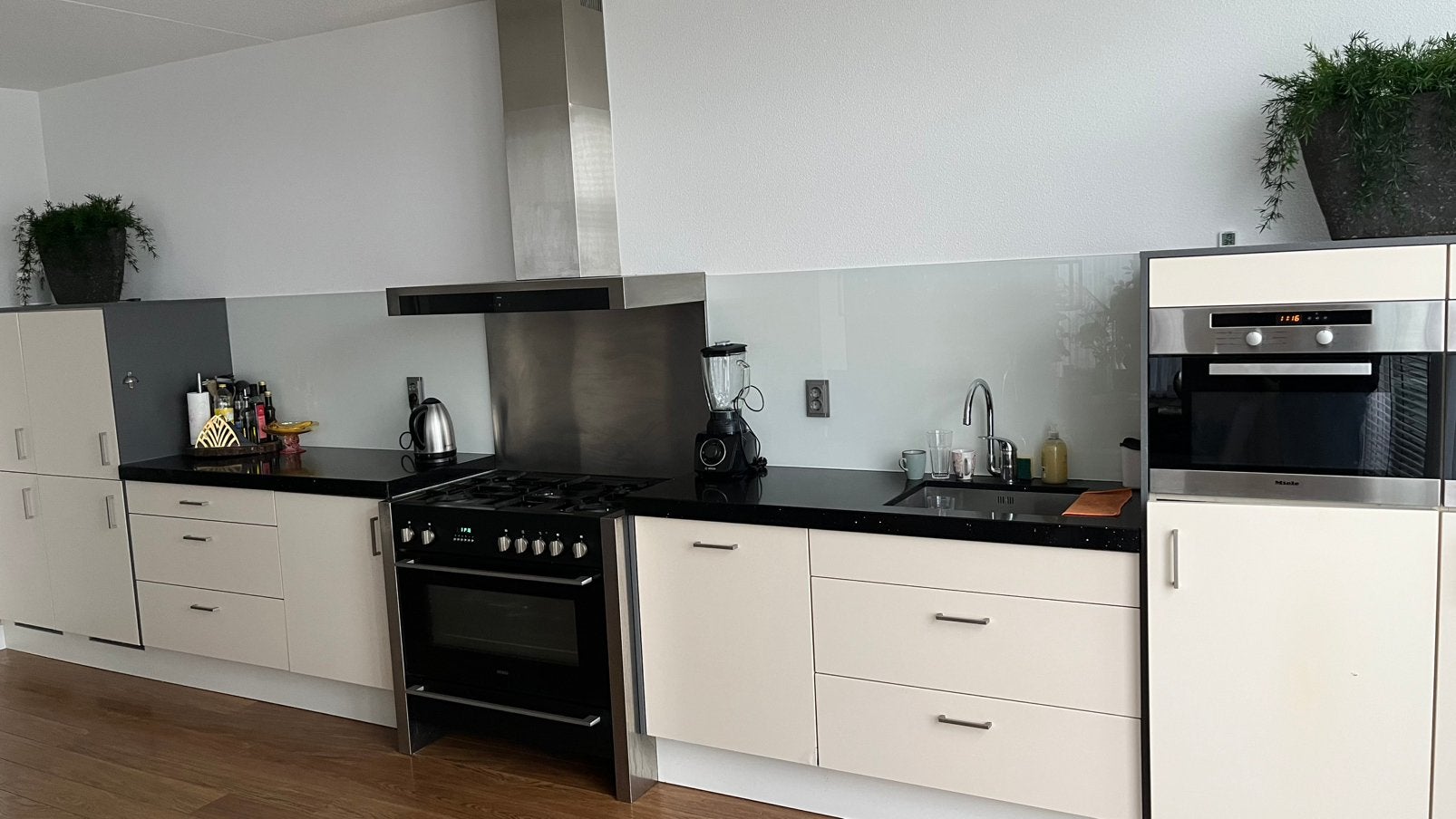 Keuken 650 cm, Ophalen, Gebruikt, Zwart, 50 tot 100 cm