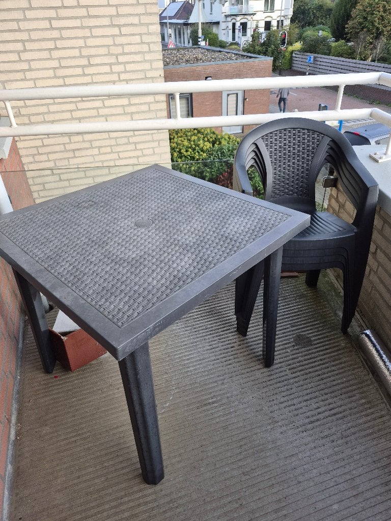 Tafel met vier stoelen, Ophalen, Gebruikt, Overige