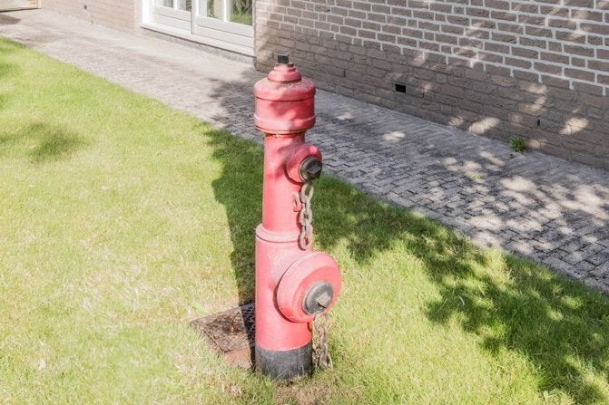 Decoratieve brandkraan met afsluiterput, Ophalen