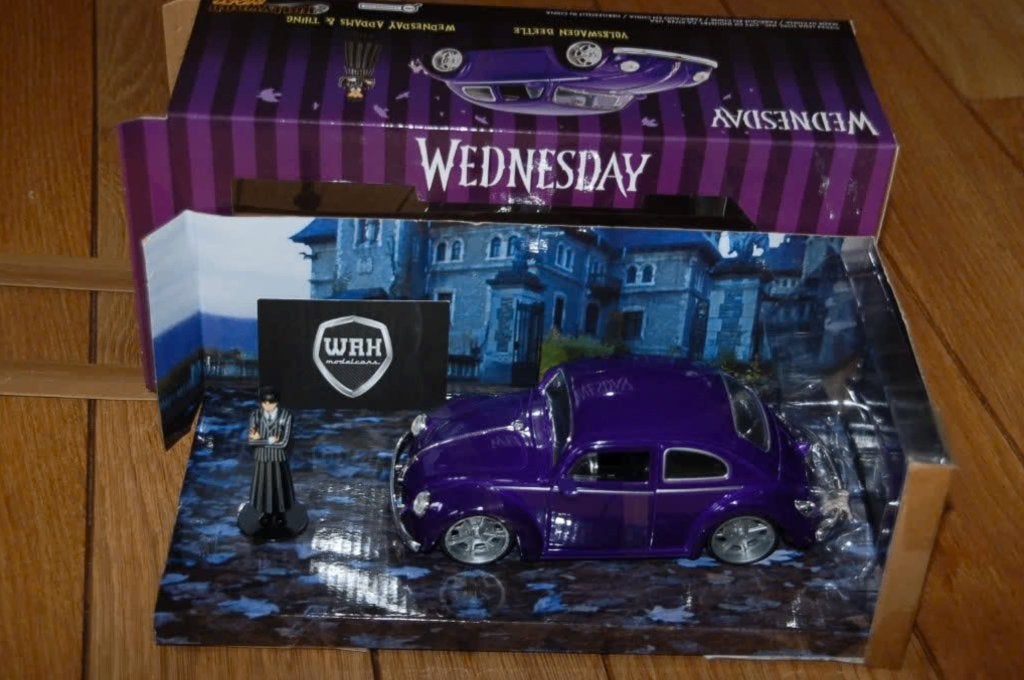 1:24 VOLKSWAGEN KEVER purple Wednesday JADA in box WRH, Hobby en Vrije tijd, Modelauto's | 1:24, Verzenden, Zo goed als nieuw