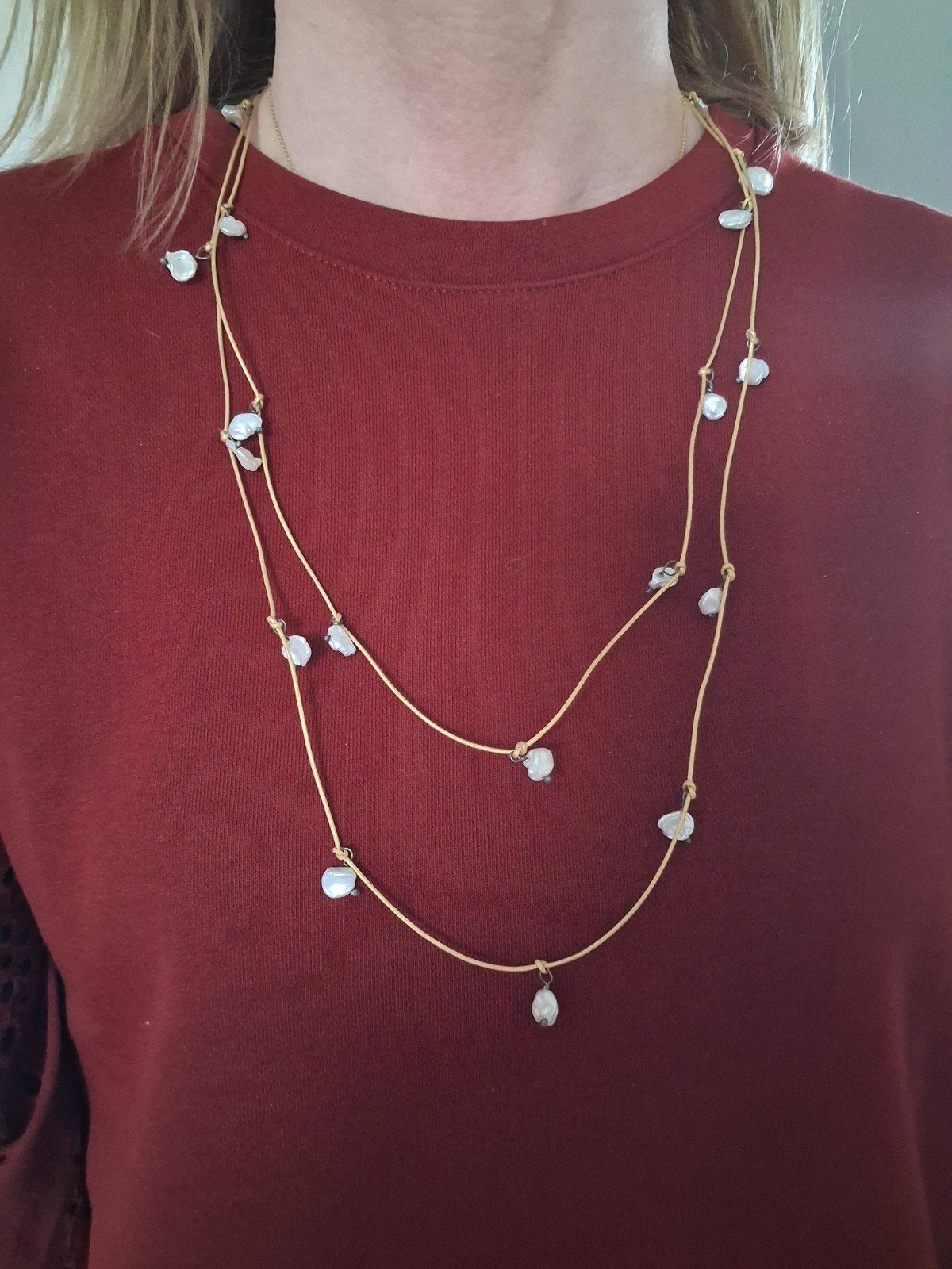 Lange goudkleurige ketting met parels, Overige materialen, Verstelbaar, Ophalen of Verzenden, Zo goed als nieuw