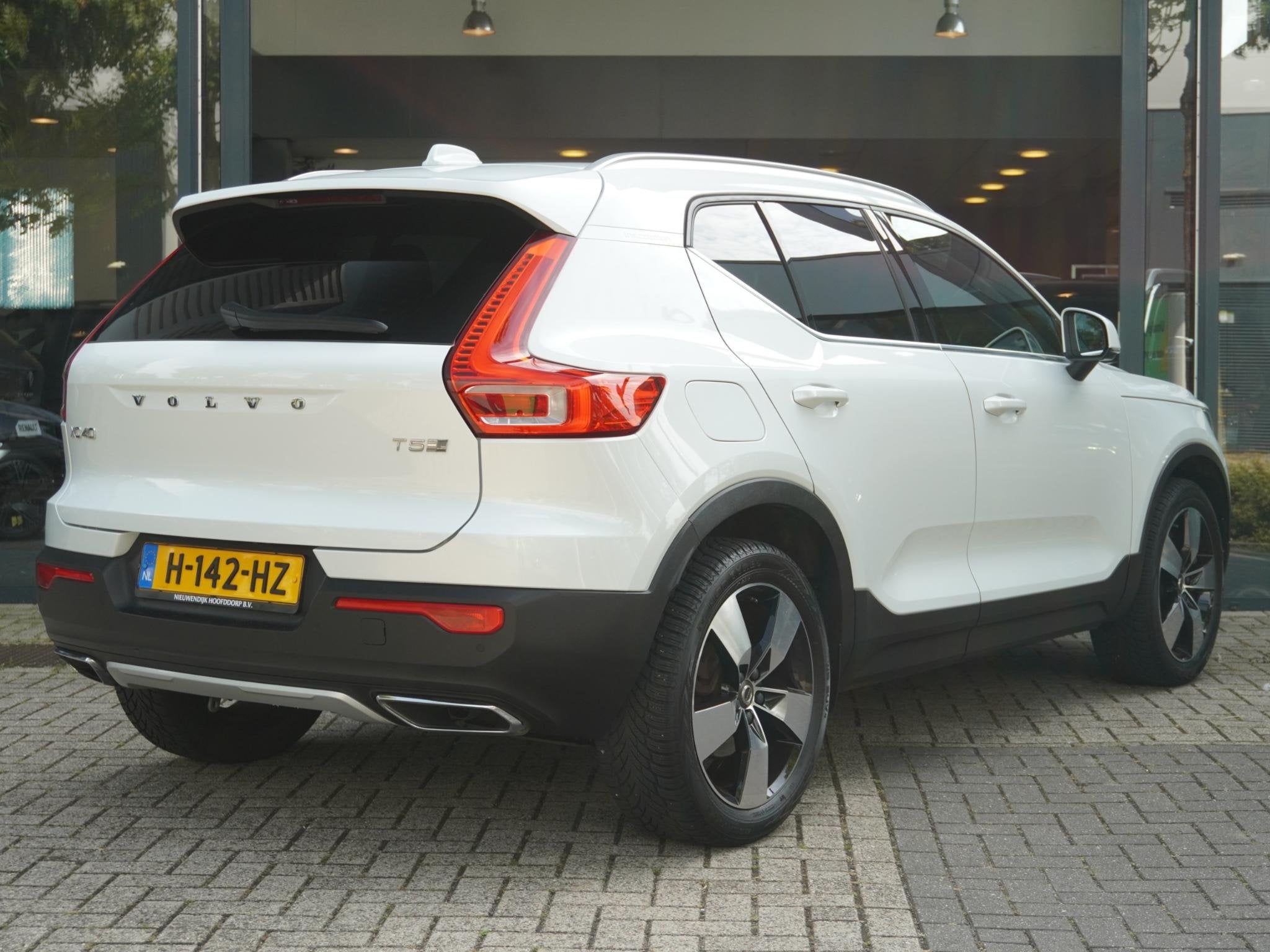 Volvo XC40 1.5 T5 Twin Engine Inscription AUTOMAAT / DEALER, Auto's, 1712 kg, Automatische klimaatregeling, Wit, Bedrijf