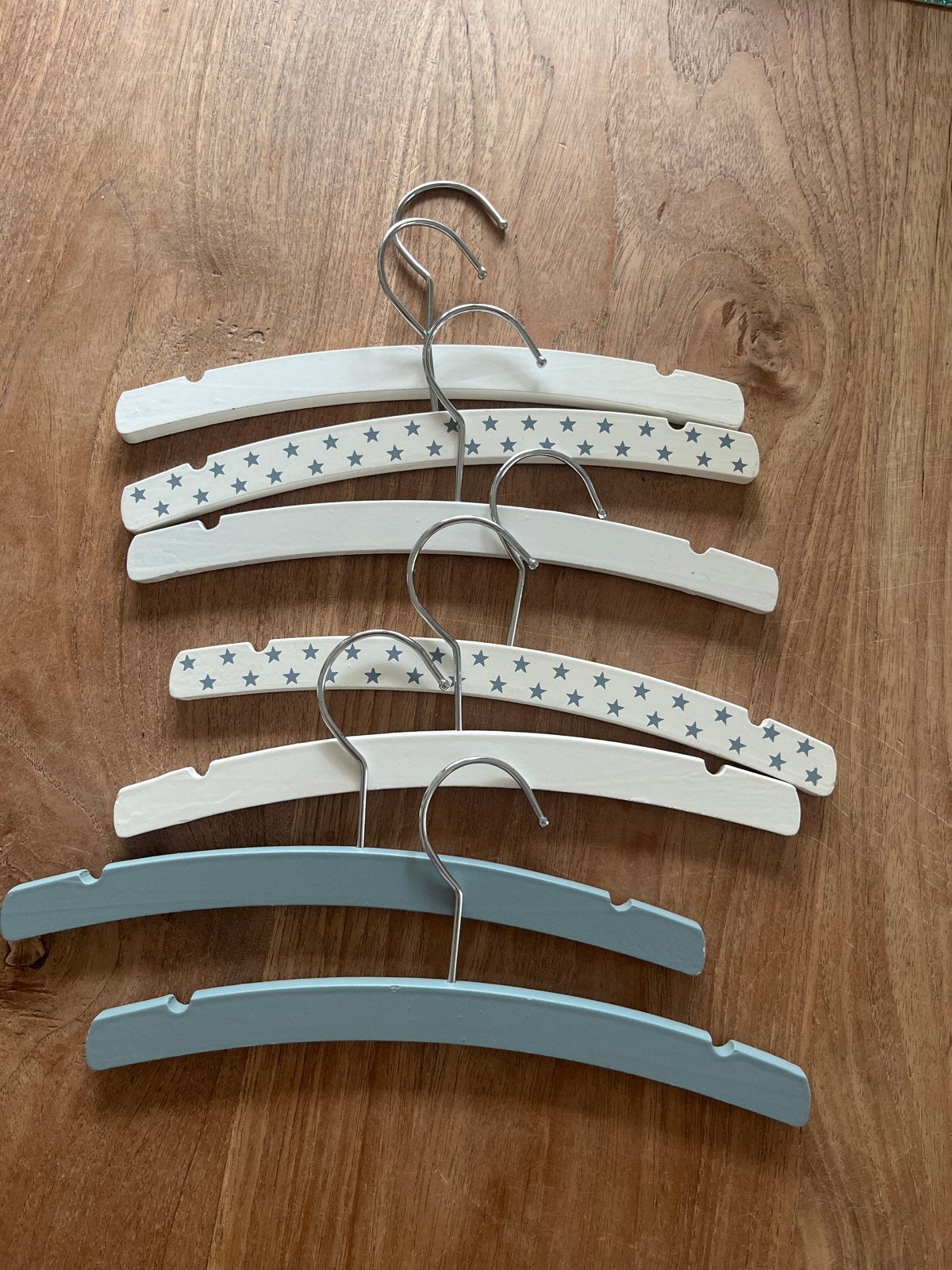 Houten kledinghangers voor babys en peuters- Sterren design, Ophalen, Zo goed als nieuw