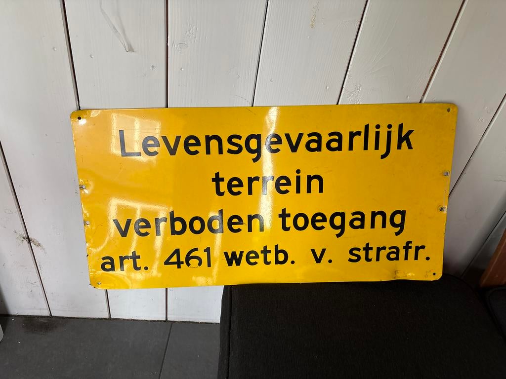 Vintage Bord "Levensgevaarlijk terrein", Ophalen of Verzenden