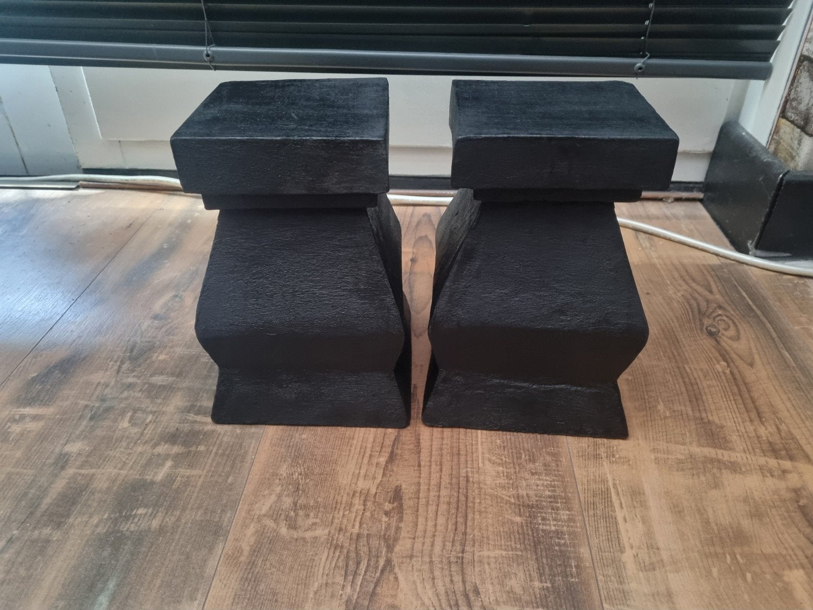 Te koop houten mini zuiltjes, Ophalen