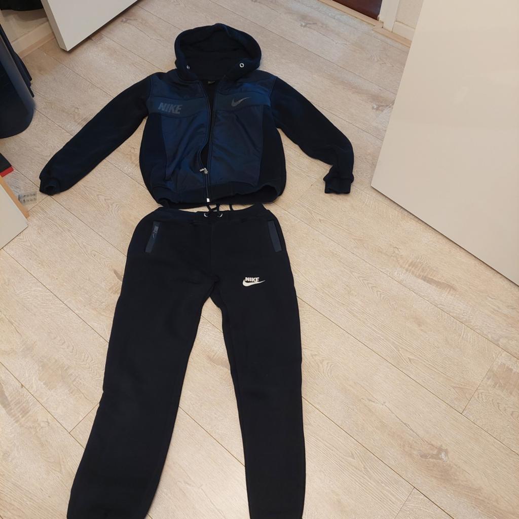 Trainingspak Nike donkerblauw 170/176, Kinderen en Baby's, Ophalen of Verzenden