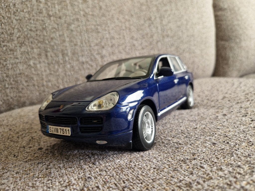 Porsche Cayenne S Maisto 1:18, Hobby en Vrije tijd, Modelauto's | 1:18, Ophalen, Zo goed als nieuw, Auto, Maisto