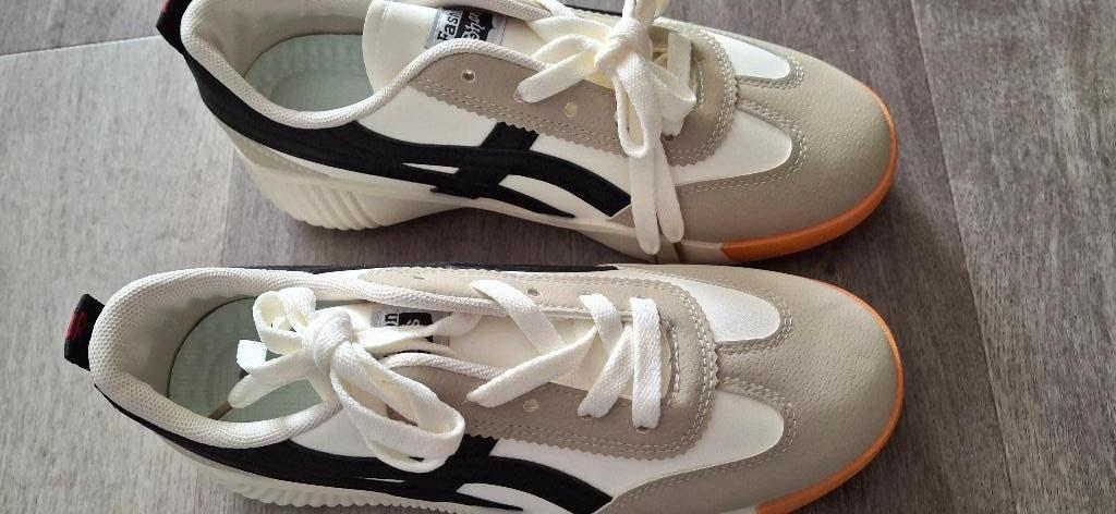 Dames schoen, Overige kleuren, Nieuw, Ophalen of Verzenden, Sneakers of Gympen