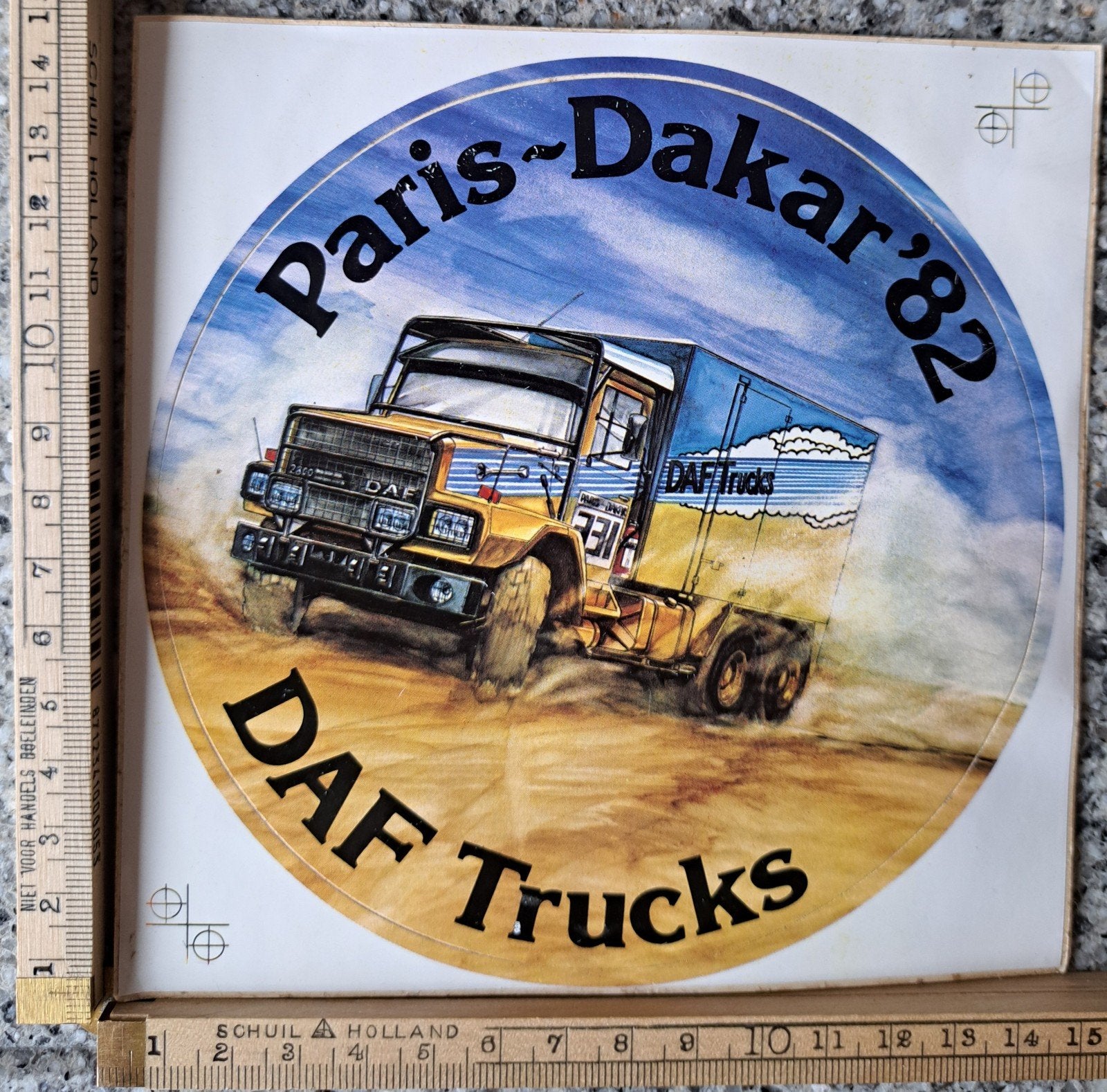 Vintage sticker DAF TRUCKS Paris Dakar 1982, Ophalen of Verzenden, Zo goed als nieuw, Auto of Motor