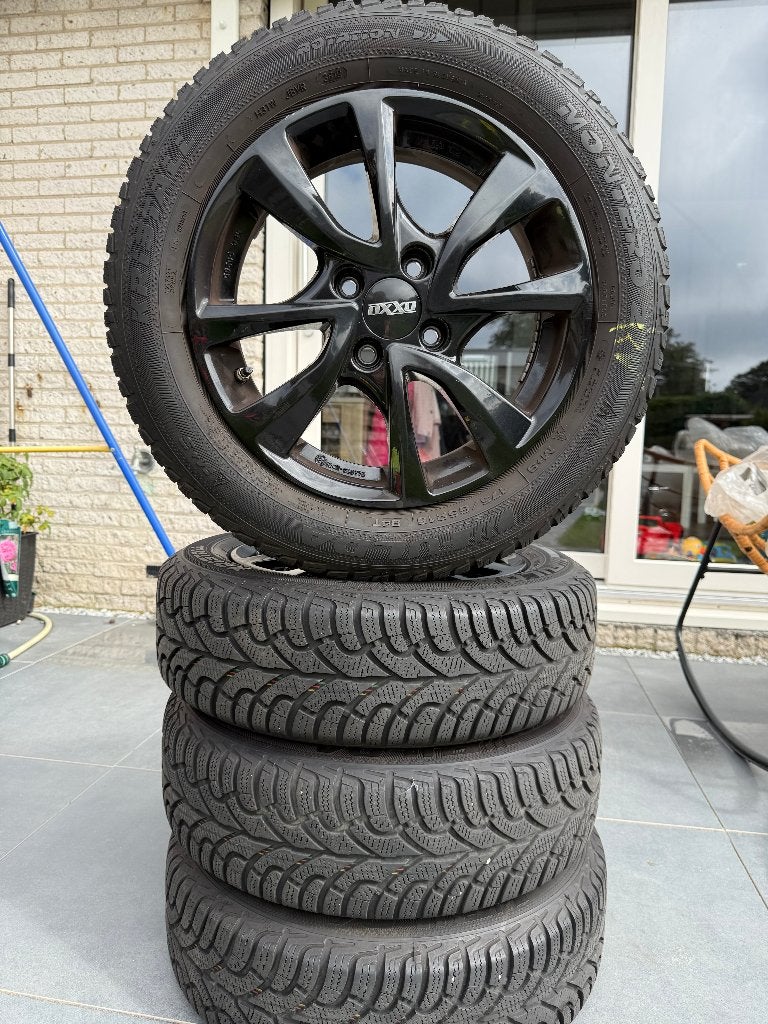 Suzuki winterbanden 175/65 R15 + OXXO lichtmetalen velgen, Ophalen, Gebruikt, Suzuki