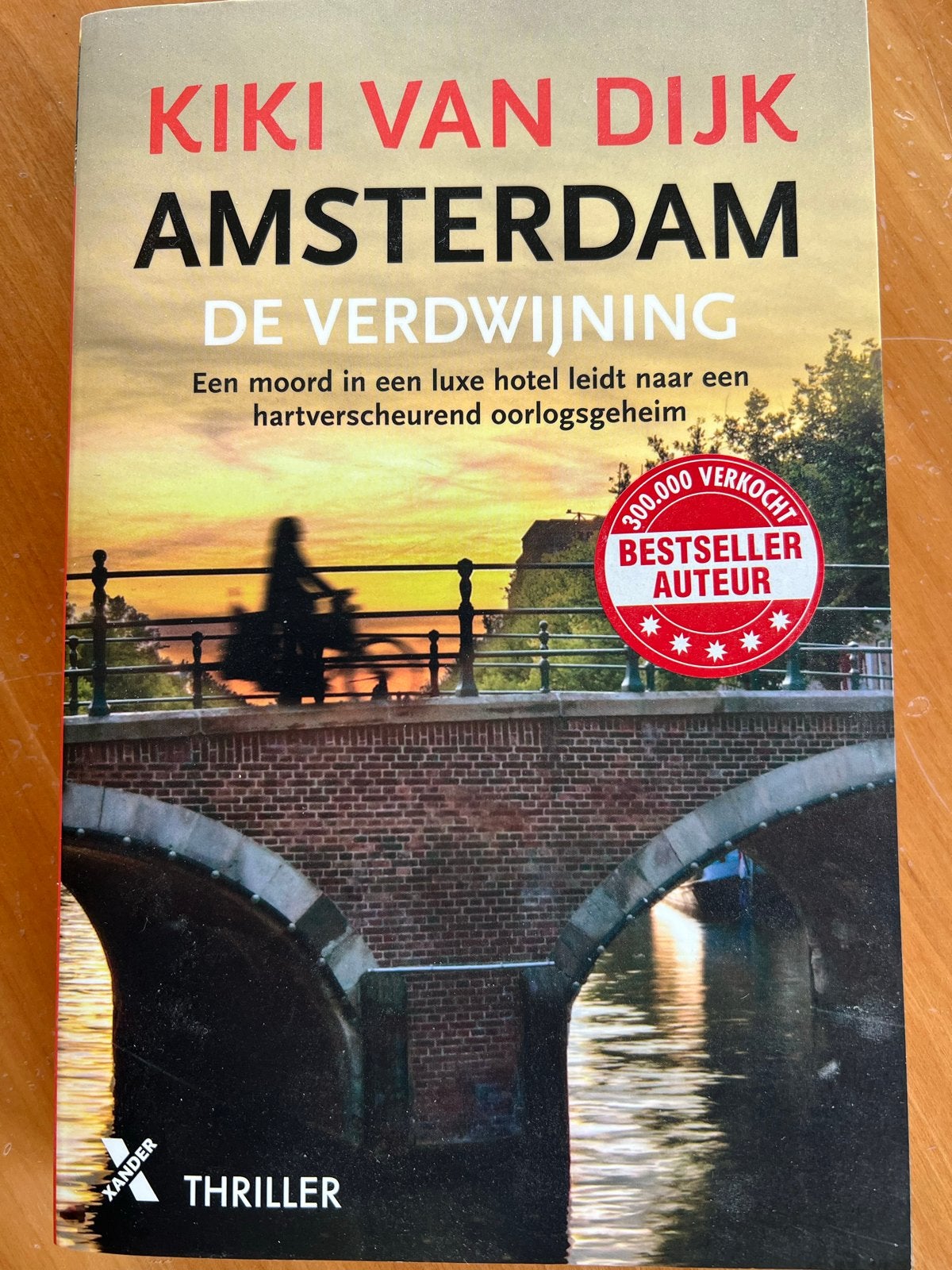 Kiki van Dijk - Amsterdam De Verdwijning (Thriller), Ophalen of Verzenden, Zo goed als nieuw