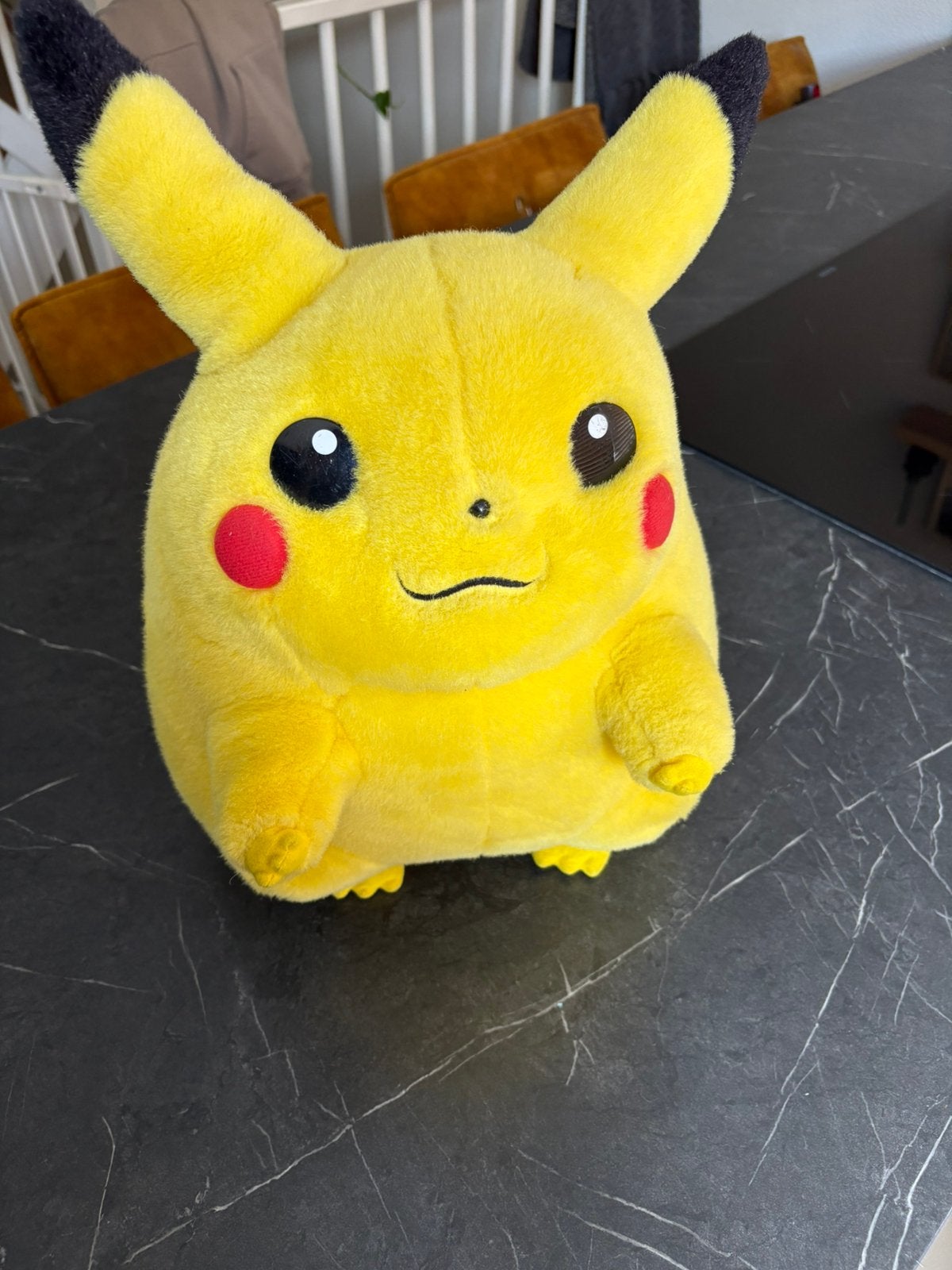 Vintage 1999 Hasbro Tomy Fat Pikachu Pokemon Jumbo Plush, Verzamelen, Poppetjes en Figuurtjes, Ophalen of Verzenden, Zo goed als nieuw
