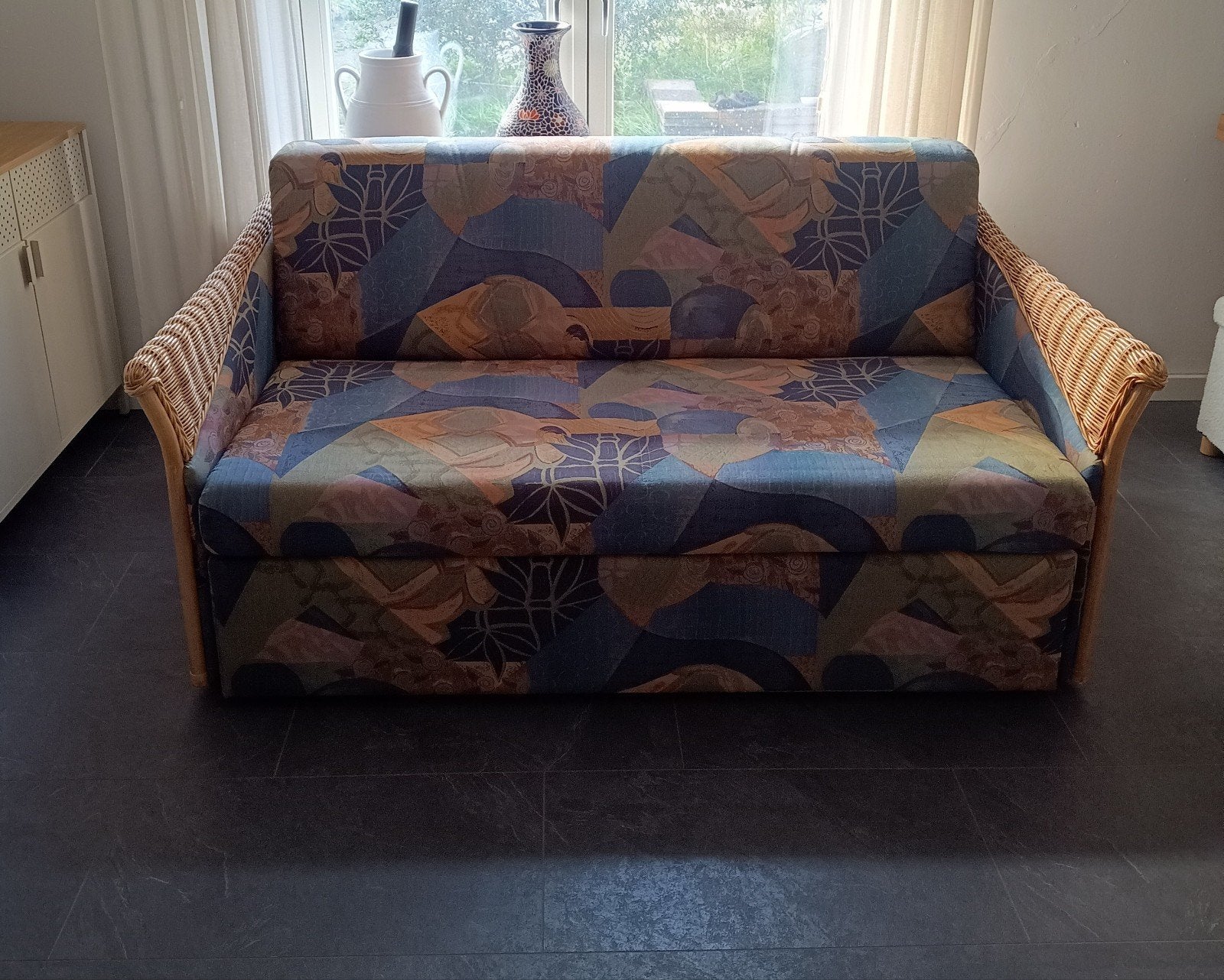 Bijzondere vintage slaapbank jaren 80/90 –rotan armleuningen, Hout, 150 tot 200 cm, 75 tot 100 cm, Ophalen