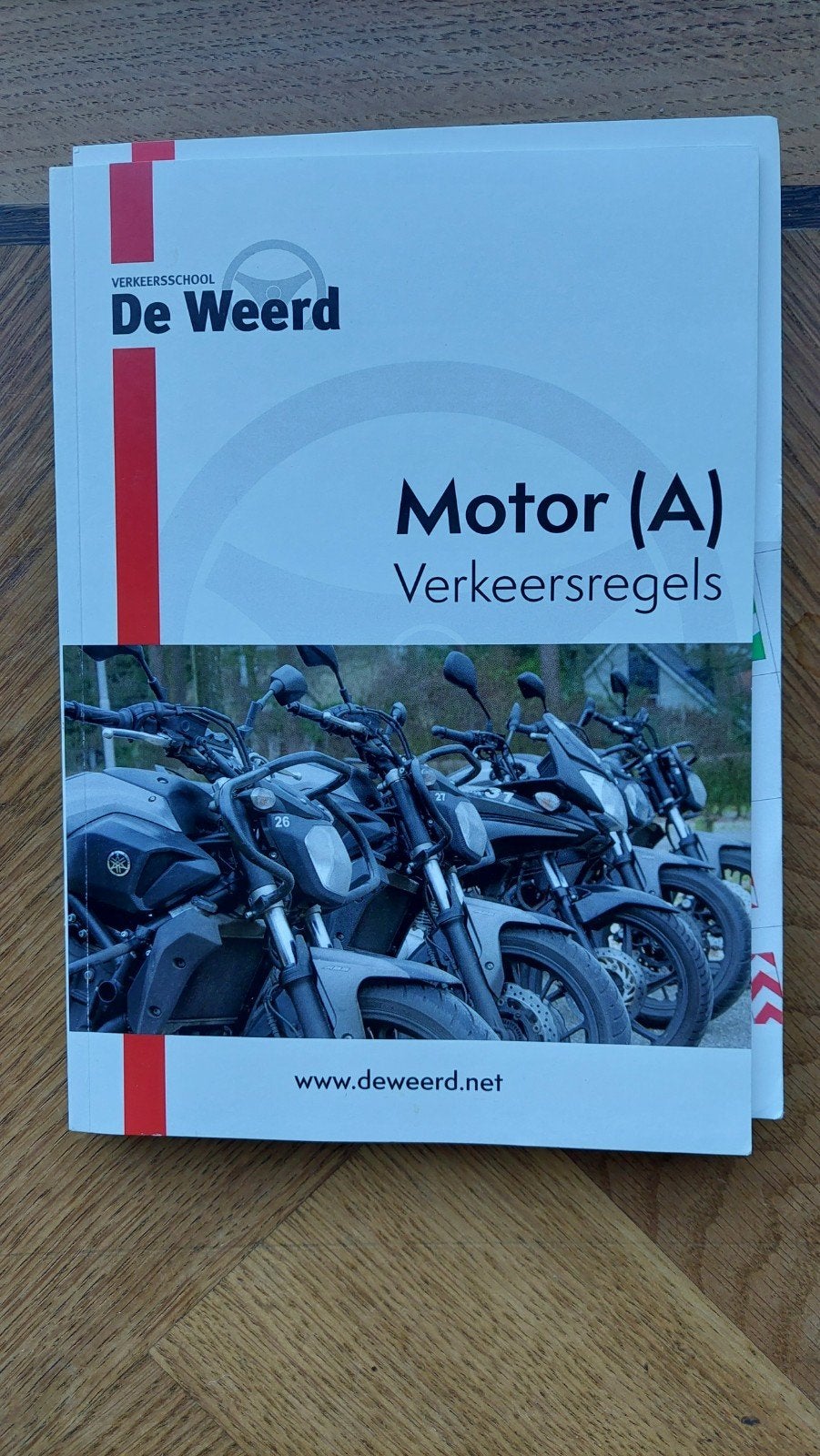 Motor (A) Verkeersregels Theorieboek Verkeersschool De Weerd, Ophalen of Verzenden, Zo goed als nieuw, Overige niveaus, Verkeersschool De Weerd