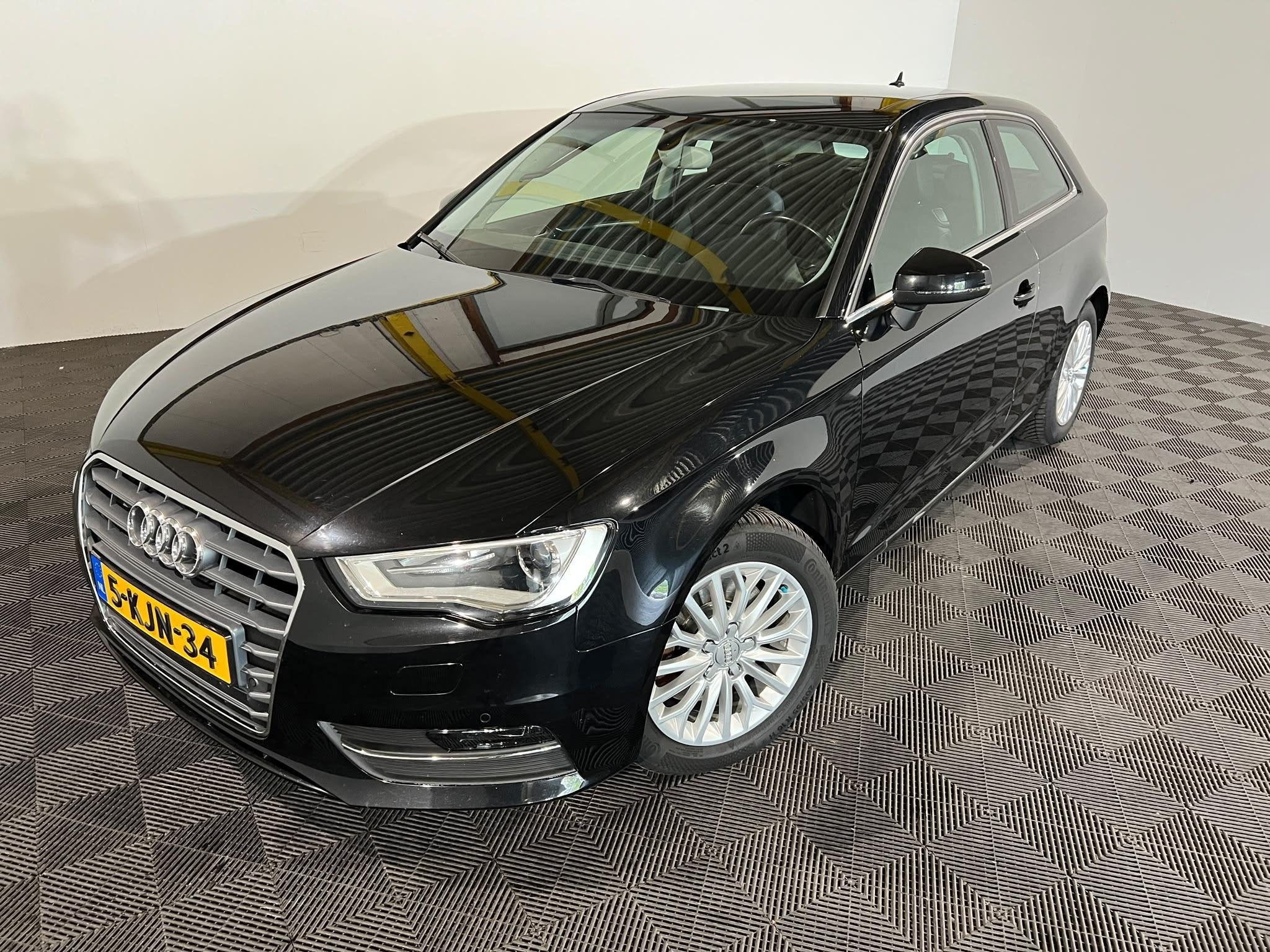 Audi A3 1.8 TFSI Automaat Panodak, Auto's, Euro 5, Stof, Gebruikt, 4 cilinders
