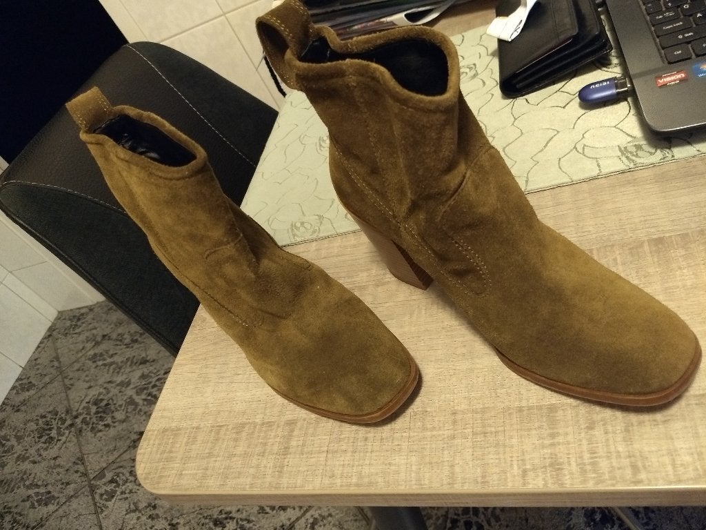 Zara Women suede laarsjes als nieuw 37, Kleding | Dames, Schoenen, Overige kleuren, Lage of Enkellaarzen, Ophalen of Verzenden