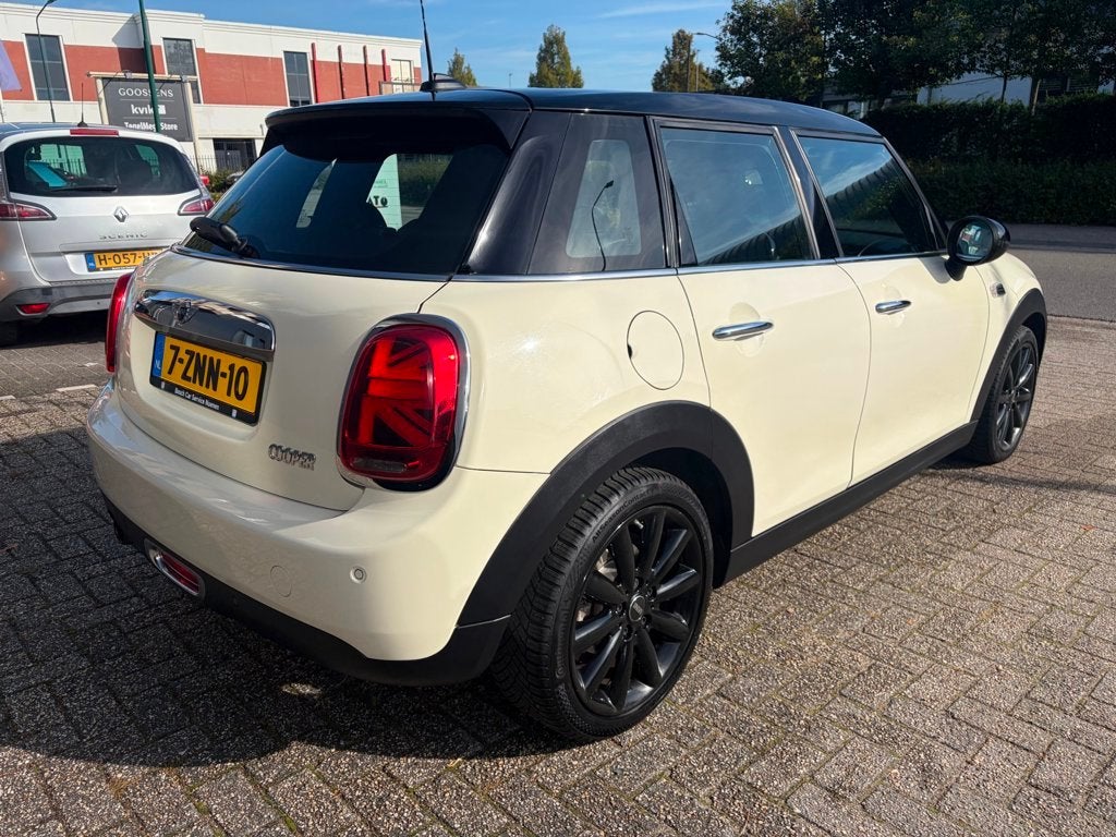 Mini 5-Deurs 1.5 Cooper Chili, Navi, HUD, Clima, ACC, PDC, H, Auto's, 136 pk, Gebruikt, Leder en Stof, Origineel Nederlands