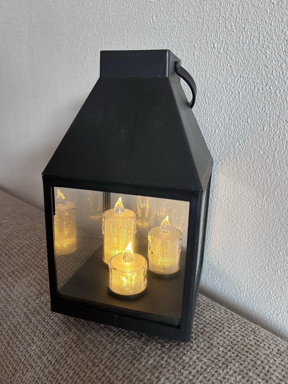 Zwarte lantaarn met LED kaarsen - Sfeervolle verlichting, Zwart, Ophalen of Verzenden, Zo goed als nieuw, Metaal