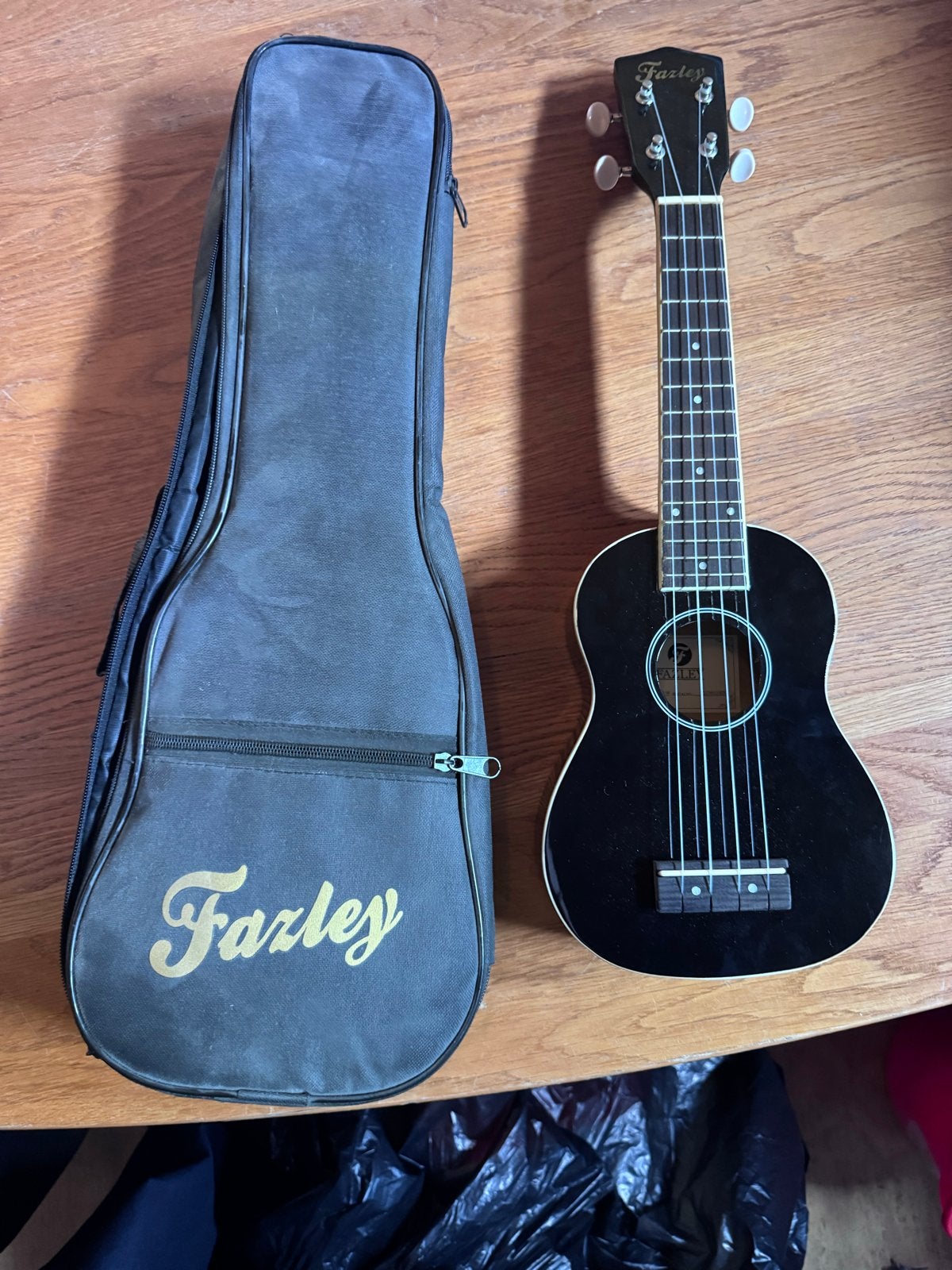 Fazley Ukelele - Zwart met hoes, Ophalen of Verzenden, Gebruikt, Ukelele