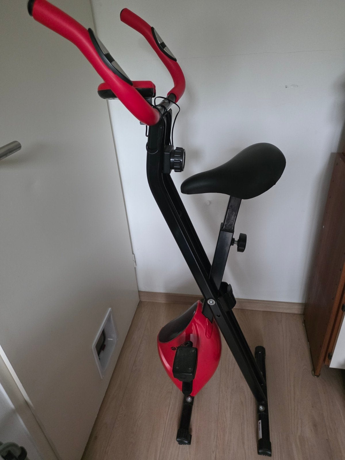 tectake® - Hometrainer fitnessfiets fiets - Ruimtebesparend, Ophalen, Gebruikt, Metaal, Benen