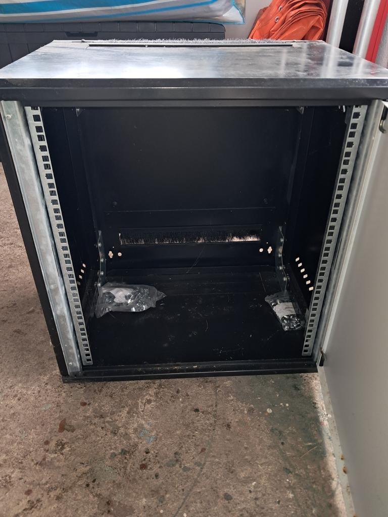 19 inch kast rackkast voor audio of IT apparatuur, Computers en Software, Serverkasten, Ophalen