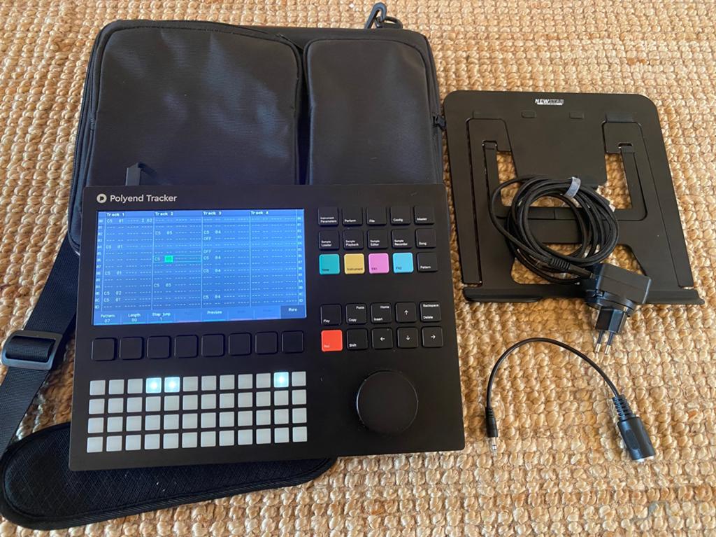 Polyend Tracker met beschermhoes, stand en sample packs, Muziek en Instrumenten, Samplers, Ophalen of Verzenden, Zo goed als nieuw