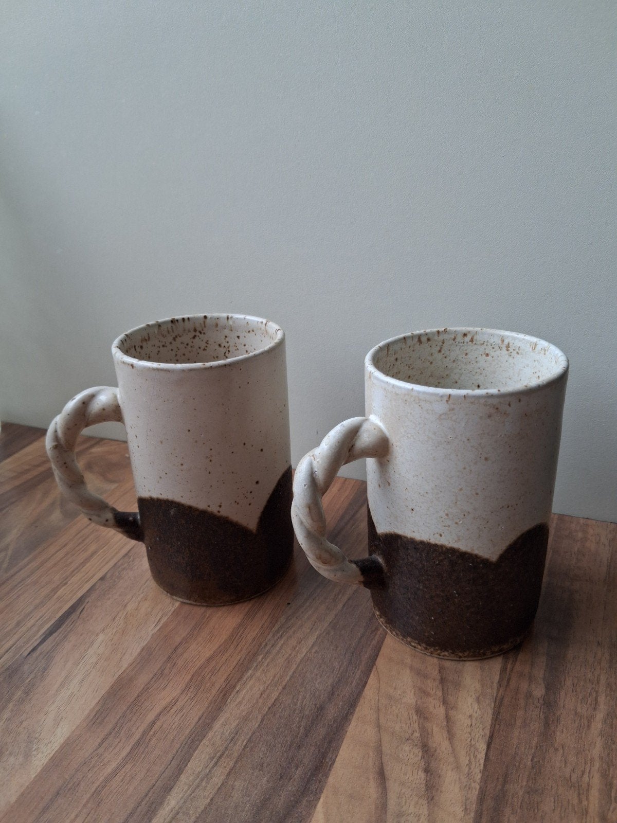 Set van 2 handgemaakte keramische mokken, Ophalen of Verzenden, Keramiek, Overige stijlen, Kom(men)
