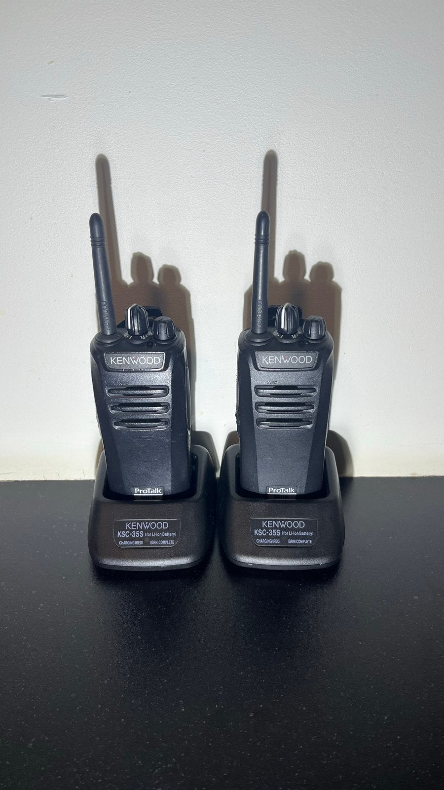 Kenwood tk3401d ProTalk Portofoon set met KSC-35S laders, Gebruikt, Ophalen of Verzenden, Portofoon of Walkie-talkie, Met broekklem