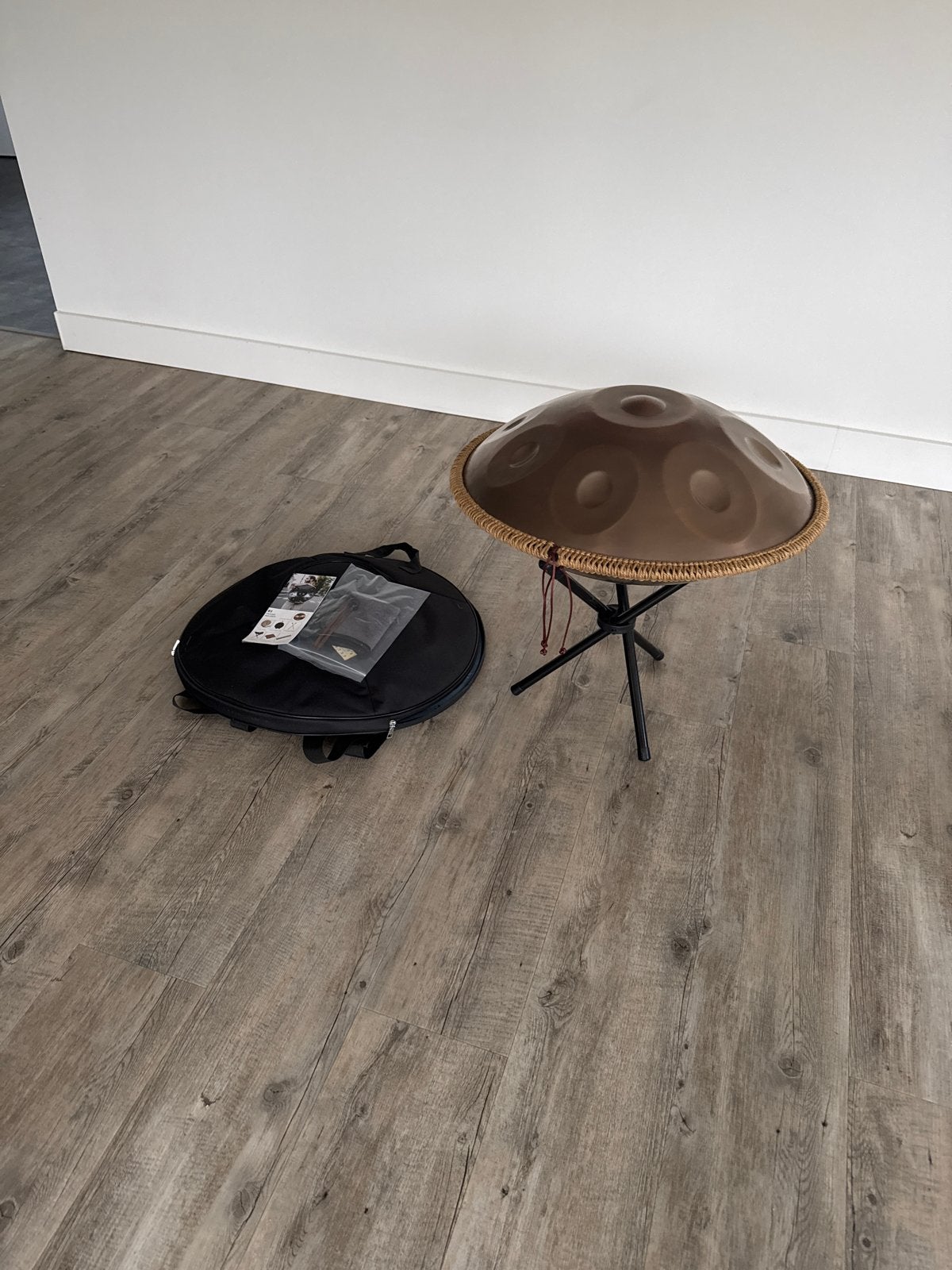 Handpan met standaard en draagtas - Zo goed als nieuw, Ophalen of Verzenden, Zo goed als nieuw, Melodische percussie