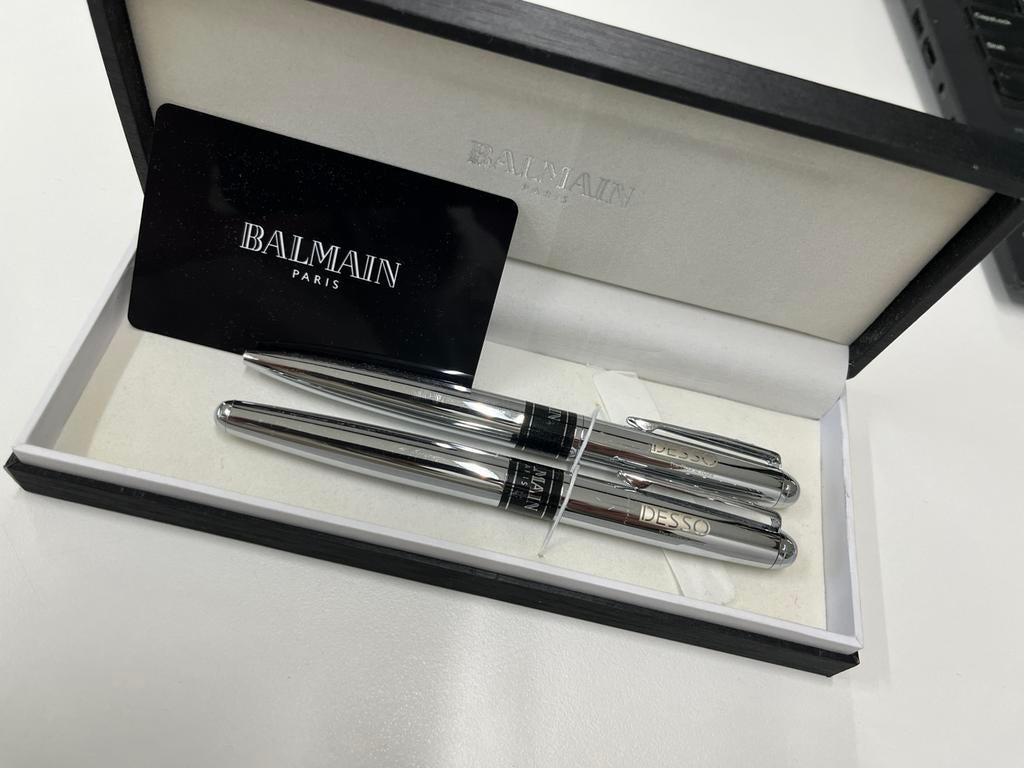 BALMAIN penneset met certificaat, Verzamelen, Pennenverzamelingen, Ophalen, Zo goed als nieuw