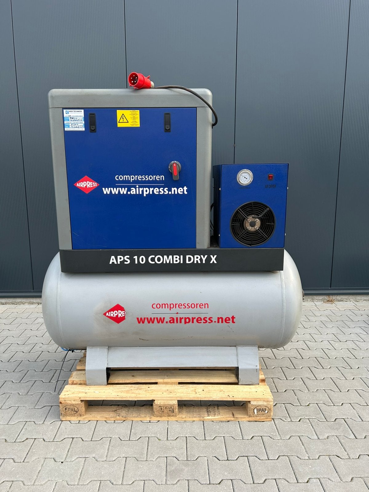 Gebruikte Schroefcompressor Airpress APS 10 CombiDry X, Doe-het-zelf en Verbouw, Ophalen, Geluidgedempt, Gebruikt, 800 liter/min of meer