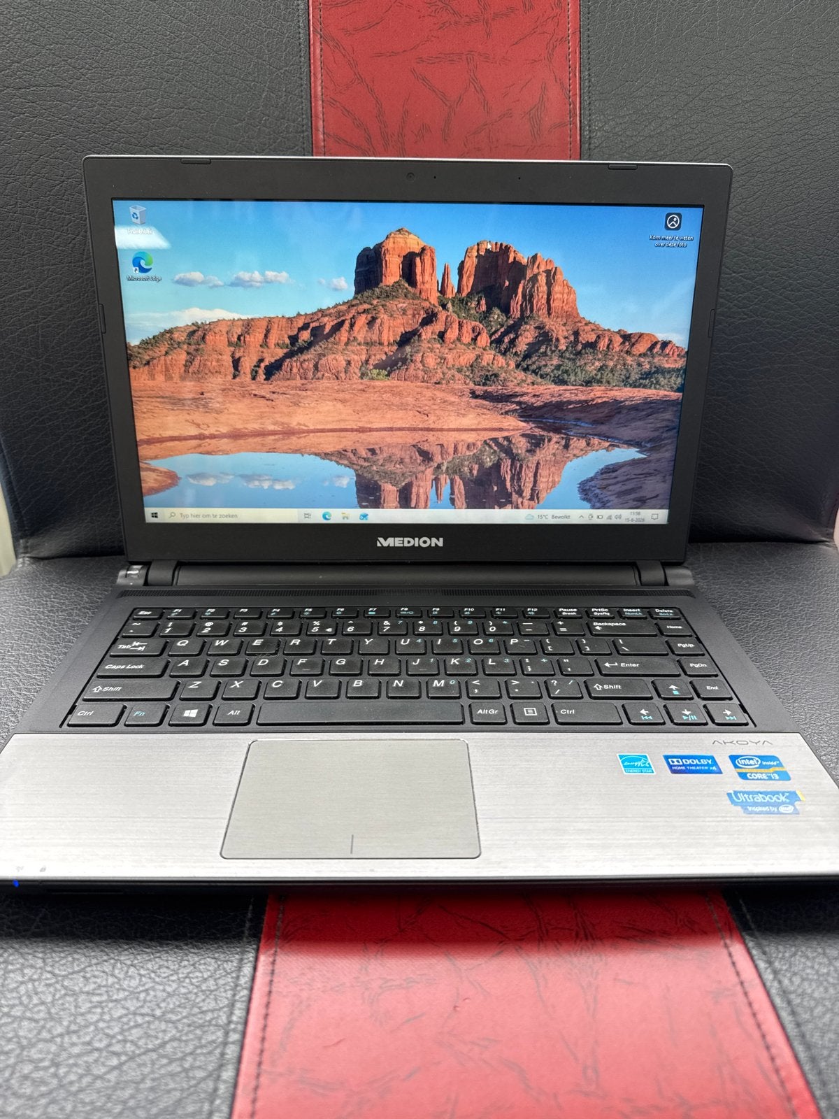 Medion Akoya Ultrabook Intel Core i3 - Zo goed als nieuw, Ophalen, Medion, Akoya, 2 tot 3 Ghz