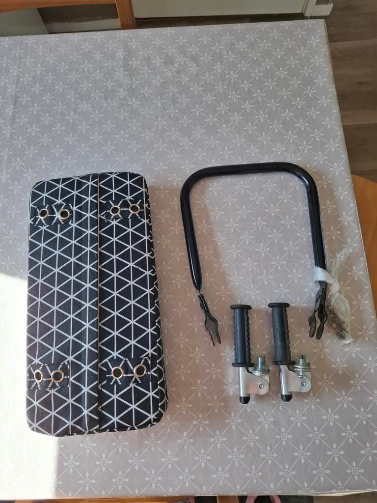 Fietszitje voor achter op de fiets met voetsteunen, Fietsen en Brommers, Ophalen, Gebruikt, Onbekend
