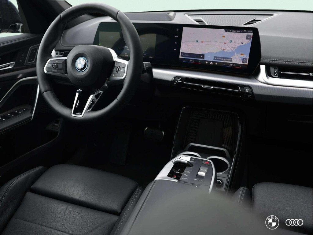 BMW iX1 xDr30 M SPORT / PANODAK / ACC / HARMANKARDON / HEADU, Auto's, BMW, Automaat, Met garantie (alle), Zwart, 3 min