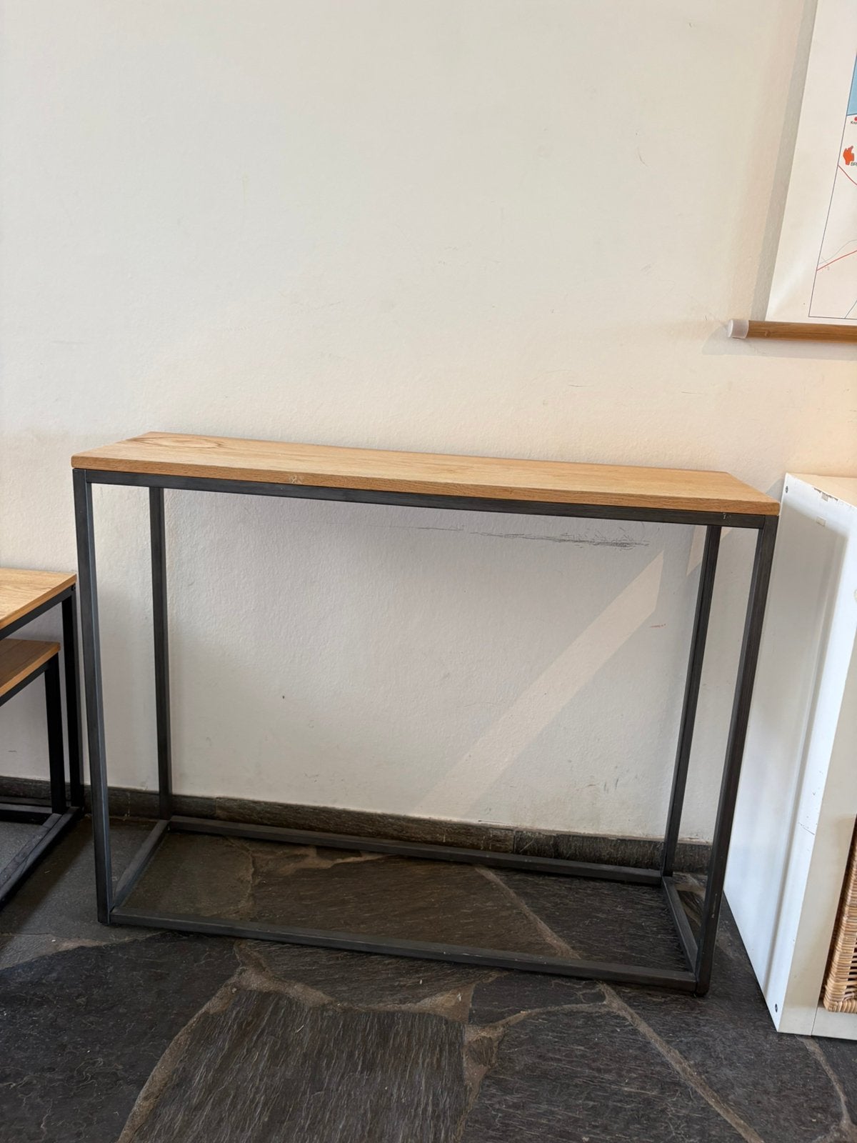 Sidetable staal en hout, Ophalen, 100 tot 150 cm, Zo goed als nieuw, 25 tot 50 cm