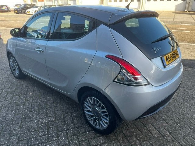 Lancia Ypsilon 0.9 TwinAir Platinum nap, Auto's, Voorwielaandrijving, 86 pk, Gebruikt, Leder en Stof