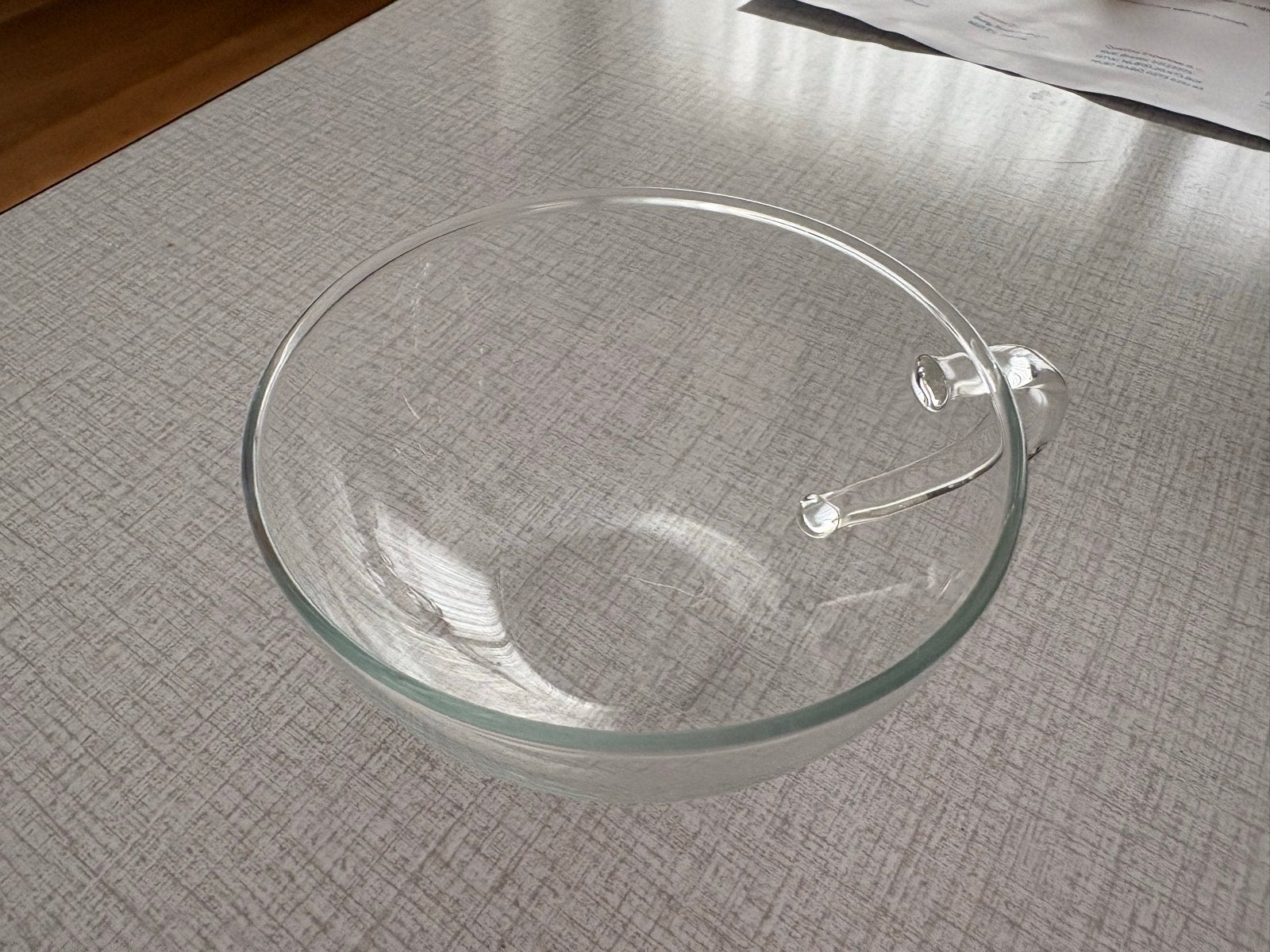 Glazen theekopje van Simon Lévelt, Overige merken, Ophalen of Verzenden, Kop(pen) en/of Schotel(s), Glas