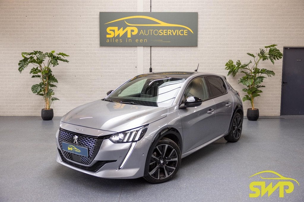 Peugeot 208 1.2 PureTech GT Pack | ACC | Pano | Navi | Cam |, Auto's, Peugeot, 101 pk, Gebruikt, 1199 cc, 3 cilinders
