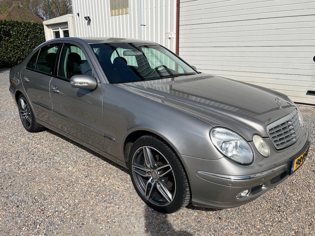 Mercedes-Benz E-klasse 200 K. Elegance AUTOMAAT.CLIMA.NAP.ZG, Auto's, Automaat, Gebruikt, 4 cilinders, 1505 kg